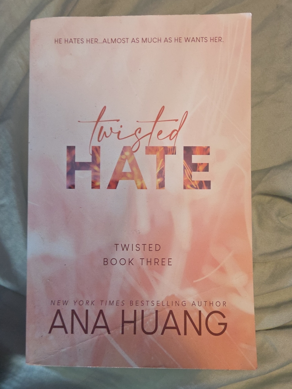 Twisted Hate - Ana Huang
